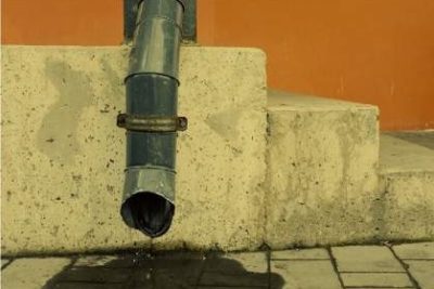 consejos para evitar problemas de agua en vacaciones